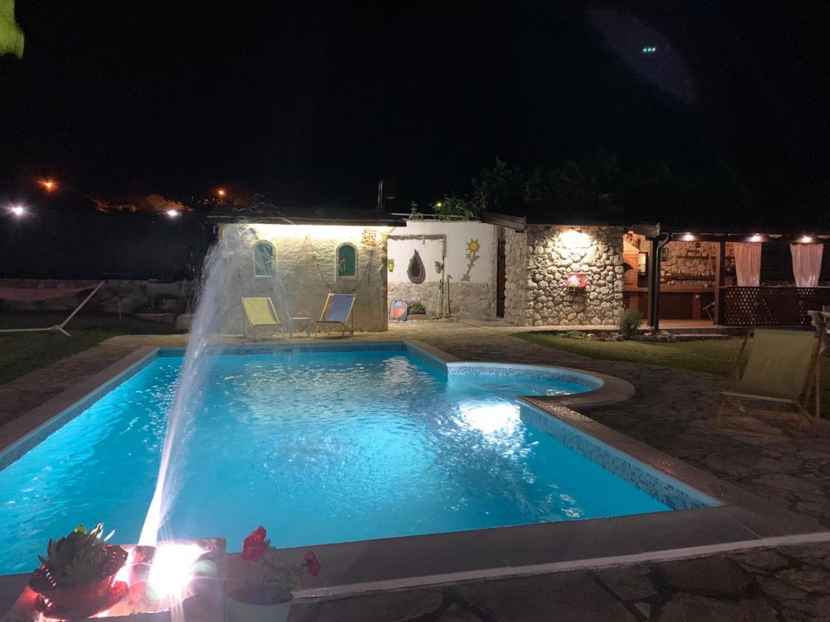 Silent Village Villa With Swimming Pool 莫斯塔尔 外观 照片