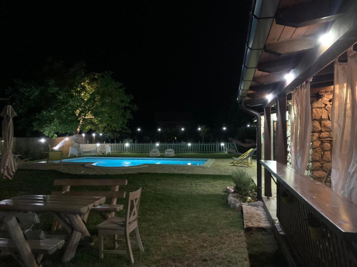 Silent Village Villa With Swimming Pool 莫斯塔尔 外观 照片