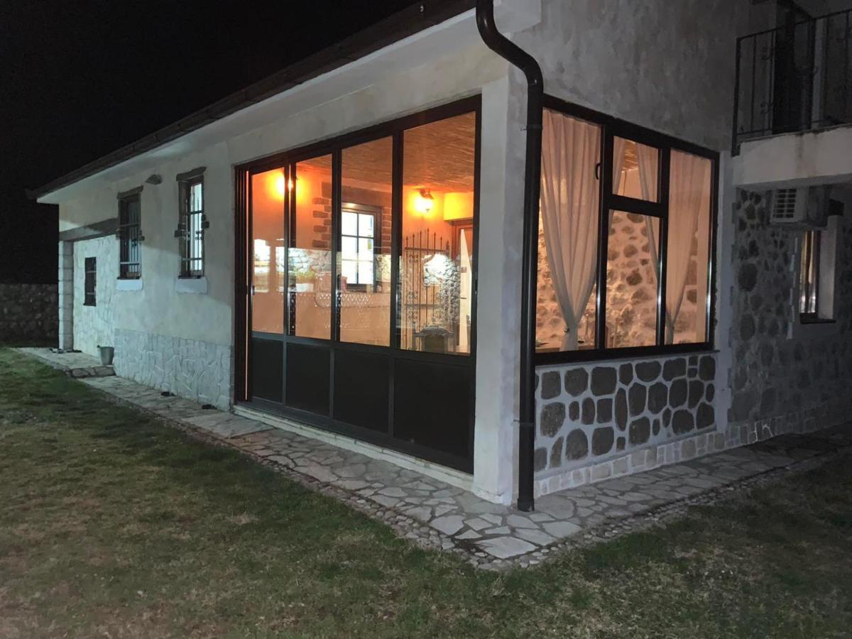 Silent Village Villa With Swimming Pool 莫斯塔尔 外观 照片