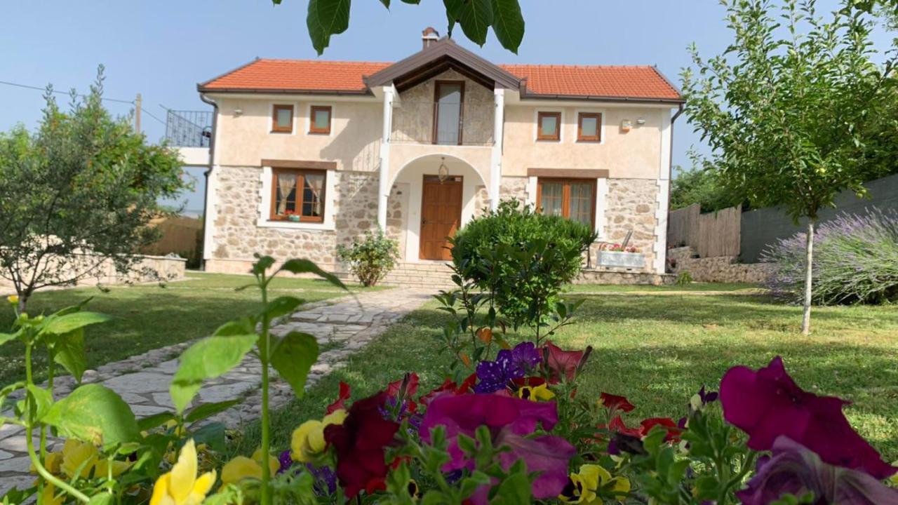 Silent Village Villa With Swimming Pool 莫斯塔尔 外观 照片