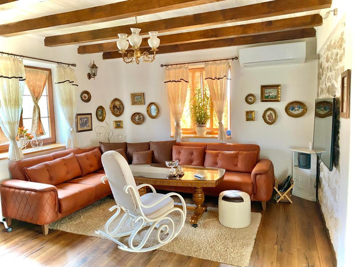 Silent Village Villa With Swimming Pool 莫斯塔尔 外观 照片